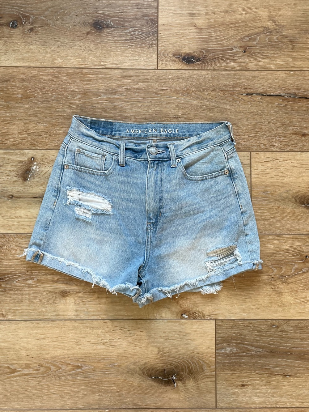 Women’s American Eagle Distressed Mom Short